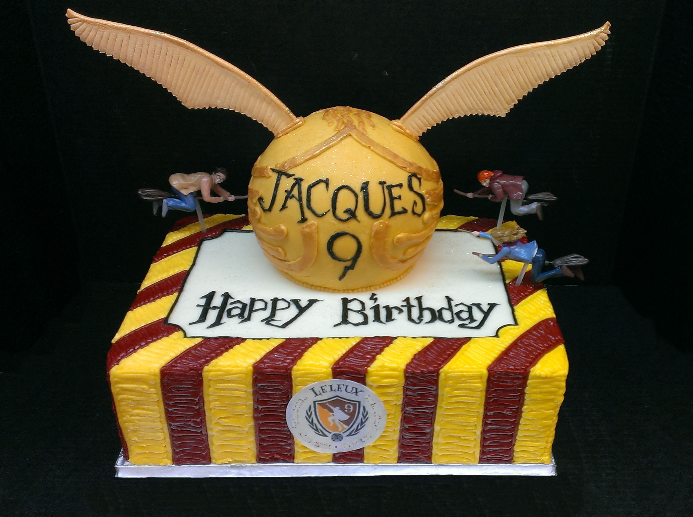 How to: Amazing Harry Potter Cake Design with golden snitch and flowers 